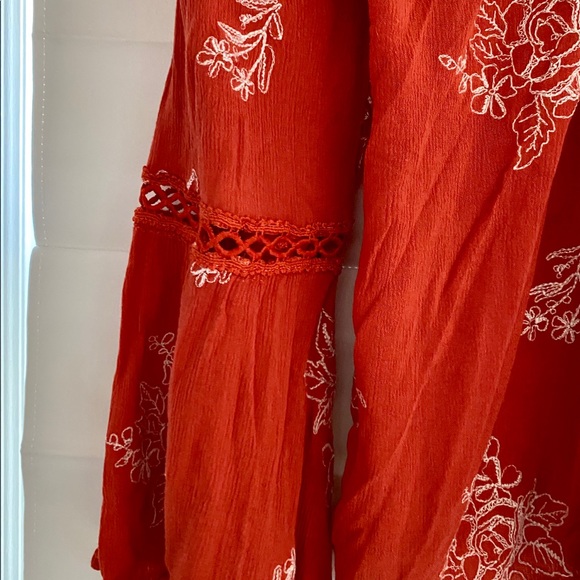 Blushing Heart - Cold shoulder boho top - Picture 3 of 4